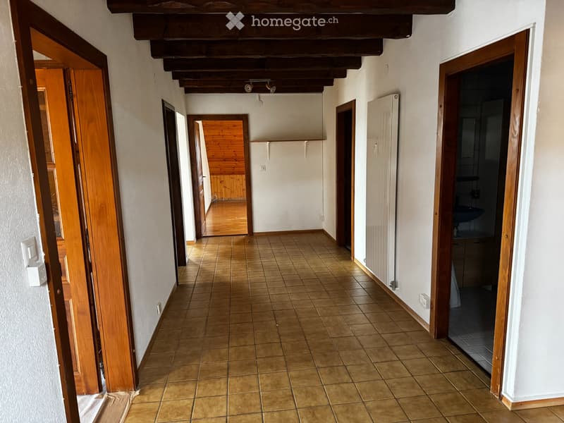 À louer à Poliez-Pittet  4,5 pièces avec cheminée et balcon (3)