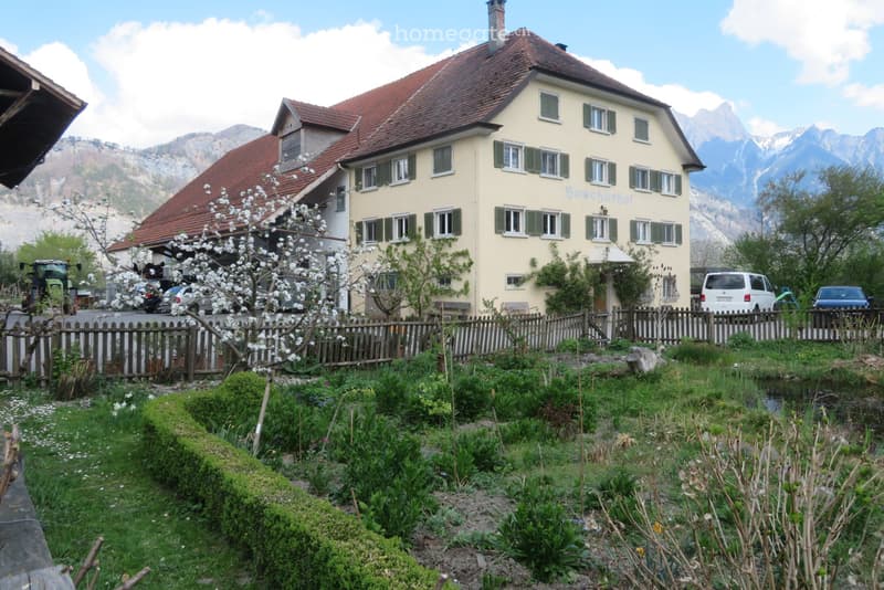 grosses Haus auf einem Bauernhof zu vermieten (1)