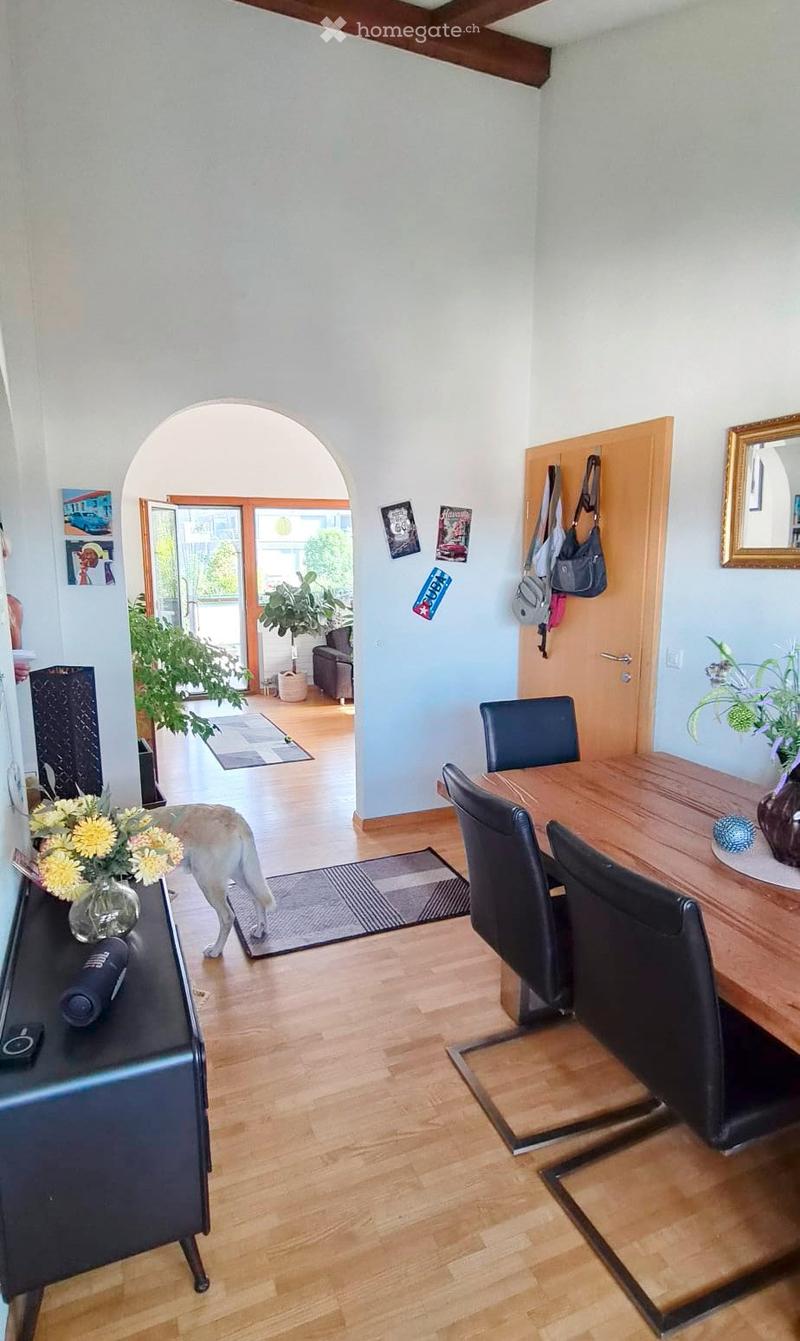 Schöne 4.5-Zimmerwohnung mit Garage und eig. Estrich (2)