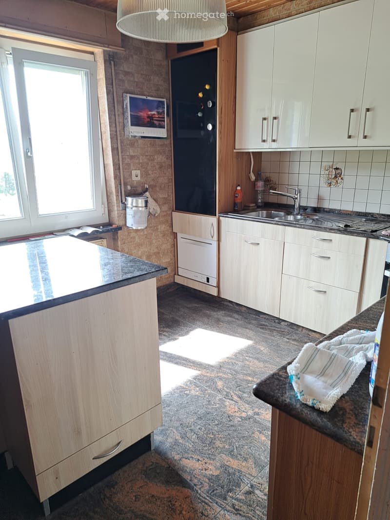 Spacieux appartement meublé avec jardin à Sonceboz (2)