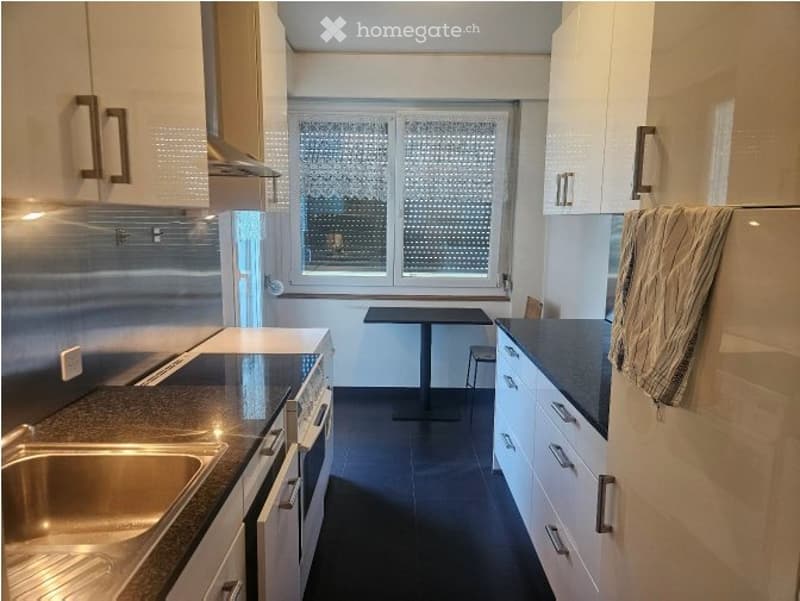Appartement de 3,5 pièces, 3ème étage, 69 m2, balcon 11 m2 (2)