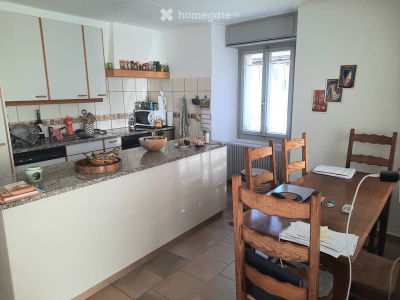 Bel appartement, spacieux, 2,5 pièces + petite véranda (4)