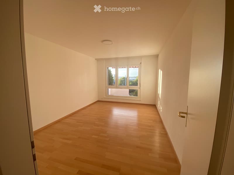2.5 Zimmer Wohnung mit Lift, Balkon, Tiefgarage (2)