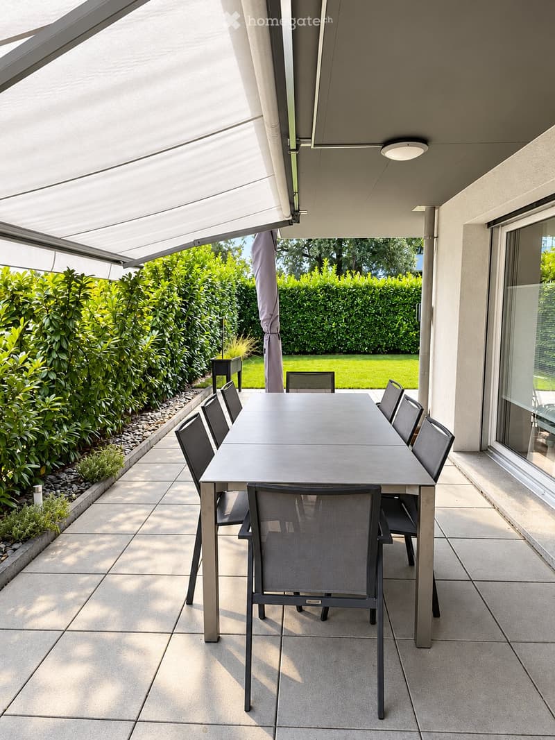 4,5 pièces avec jardin privatif de 193m² et 2 places de parc (1)