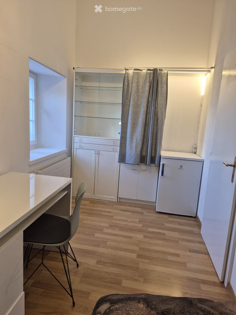 Chambre meublée / Furnished room (2)