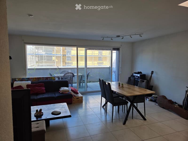 Charmant appartement en attique de 2,5 pièces à Fribourg (4)
