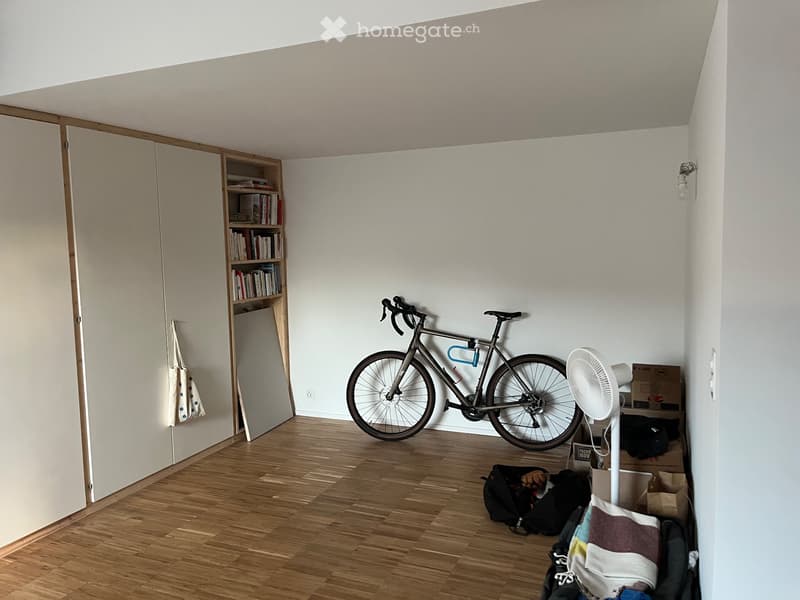 Unité avec salle de bain privé de 49m2 et 130m2 espaces (5)