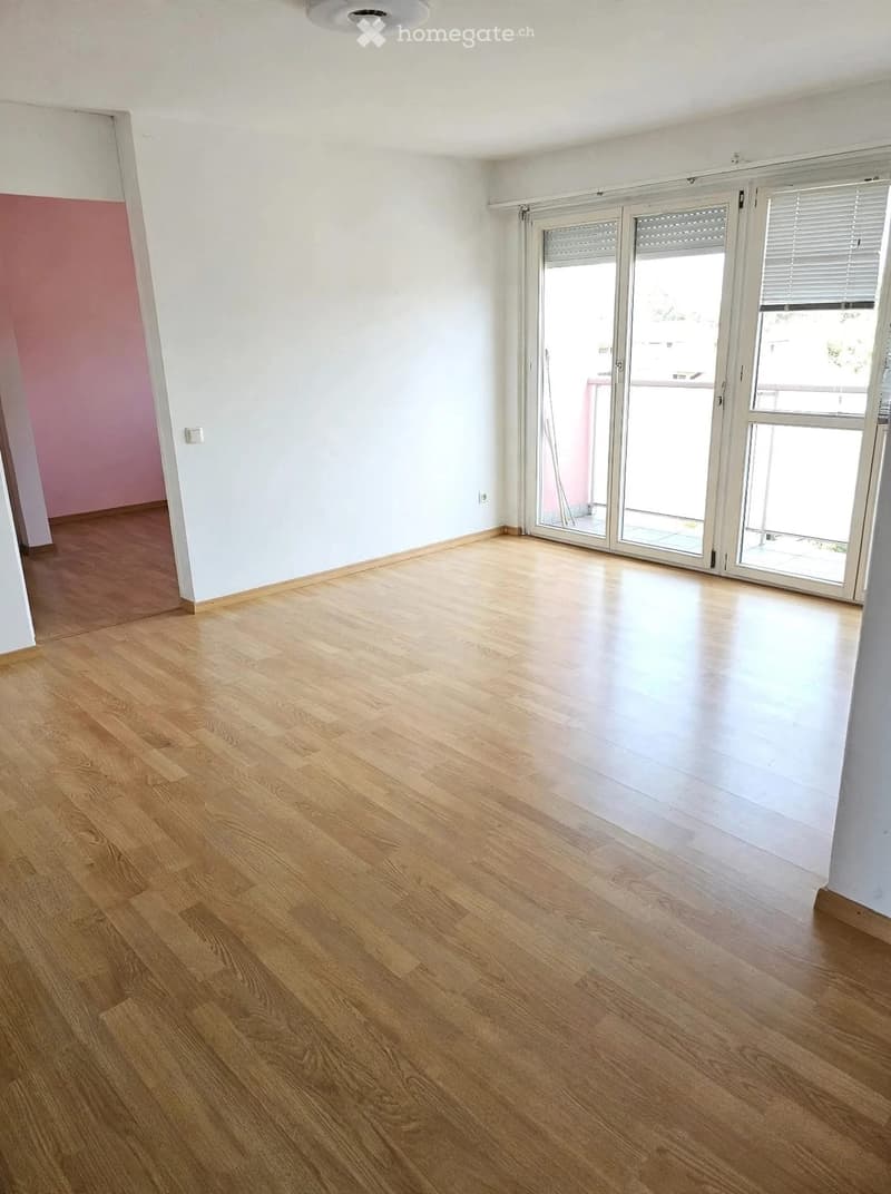 Schönne Wohnung 4 Zimmer Sucht Neuen Mieter (5)