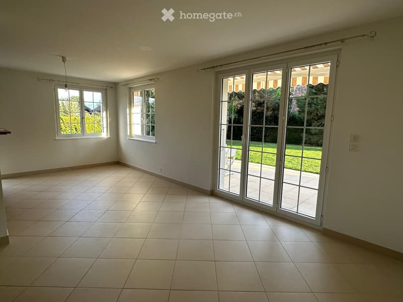 Magnifique 2,5 pièces avec jardin et terrasse dans villa (4)
