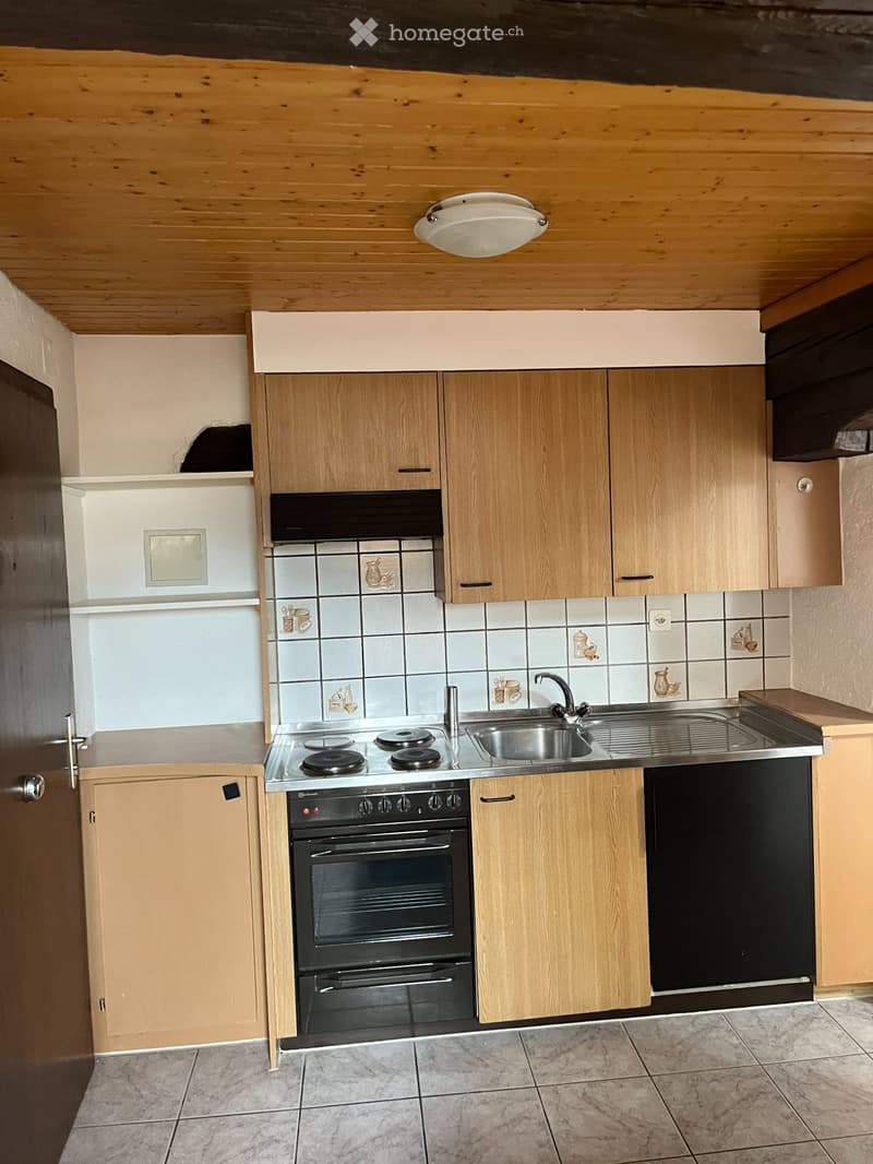 Appartement 1.5 pce au centre ville de Sion, mansardé, (4)