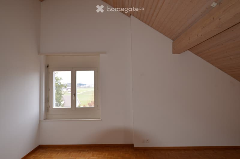 A LOUER A ROSSENS, BEL APPARTEMENT MANSARDE DE 3 ½ pièces (3)