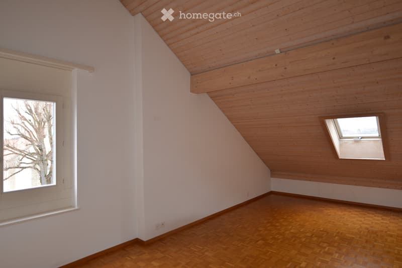 A LOUER A ROSSENS, BEL APPARTEMENT MANSARDE DE 3 ½ pièces (4)