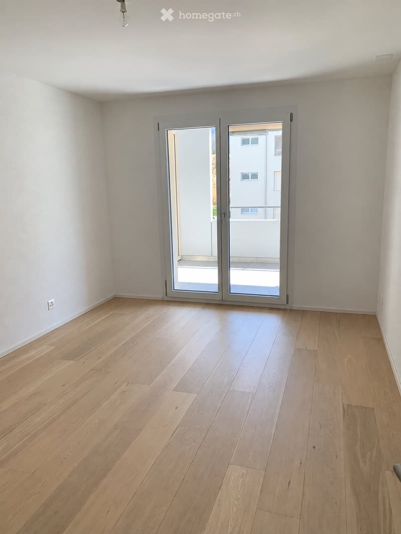 Appartement moderne de 2,5 pièces avec très grand balcon (2)