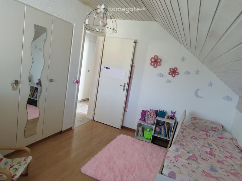 Appartement 4.5 pces, mezzanine, galetas et garage box (5)