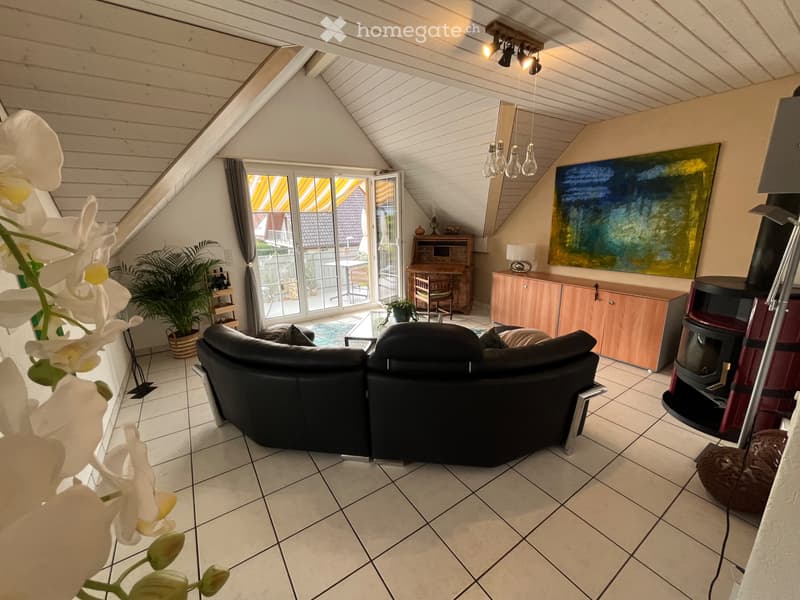 4.5 Zimmer Dachwohnung in EFH Quartier (1)