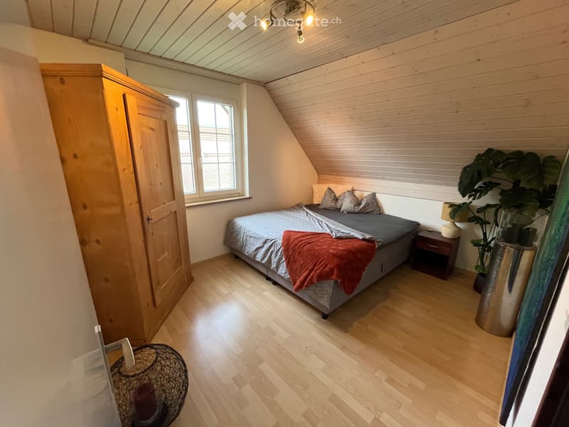 4.5 Zimmer Dachwohnung in EFH Quartier (5)