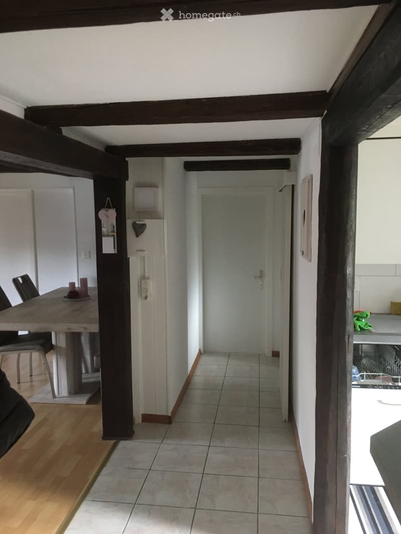 Dans bâtiment à 3 appartements, au 2eme étage, (9)