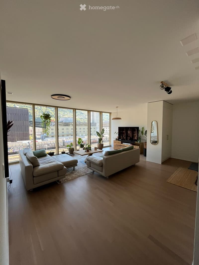 Appartement moderne à la gare de Sion avec place de parc (1)