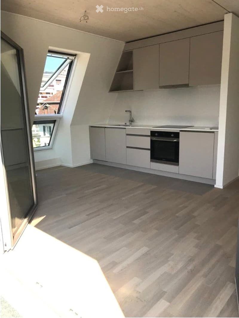 Studio lumineux et moderne avec balcon à Lausanne (3)