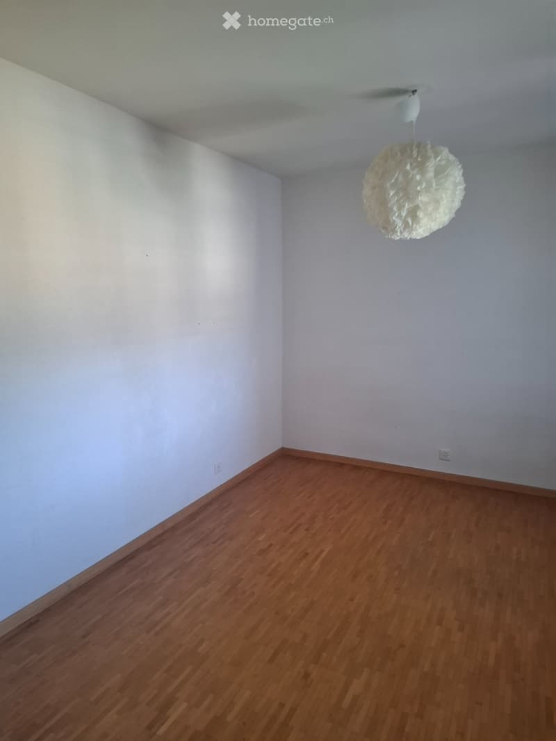 Chambre spacieuse à louer (2)