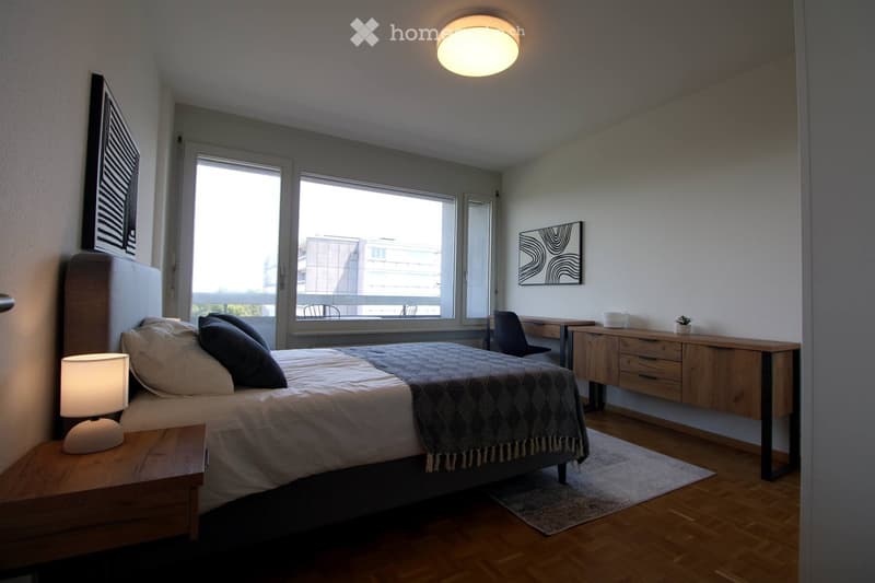 Chambre meublée avec balcon / Furnished room with balcony (1)