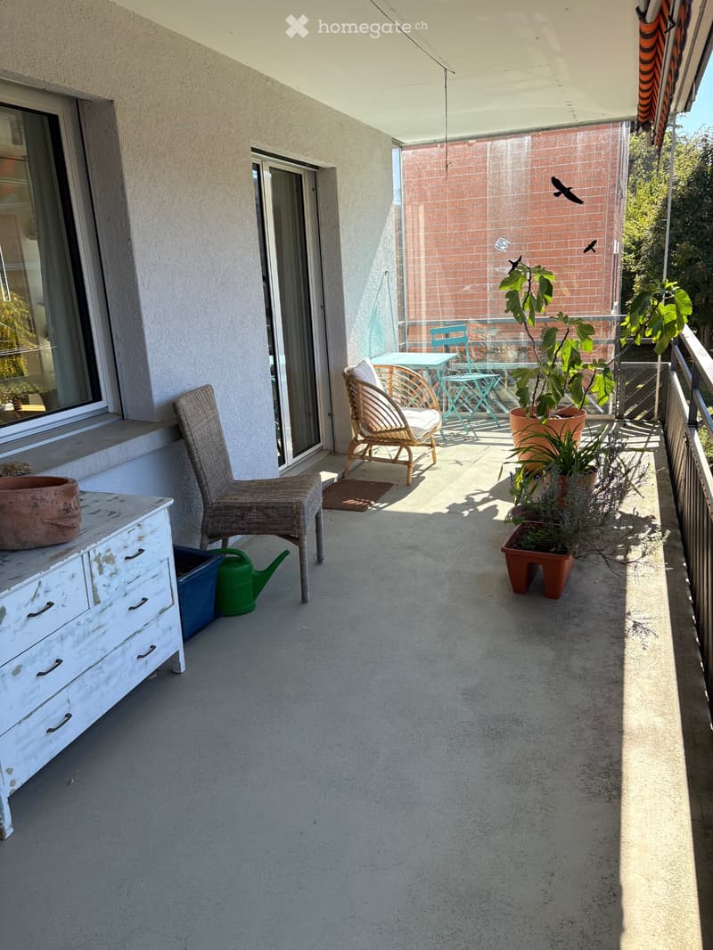 Helle 3.5 Zimmerwohnung mit 2 Balkonen (5)