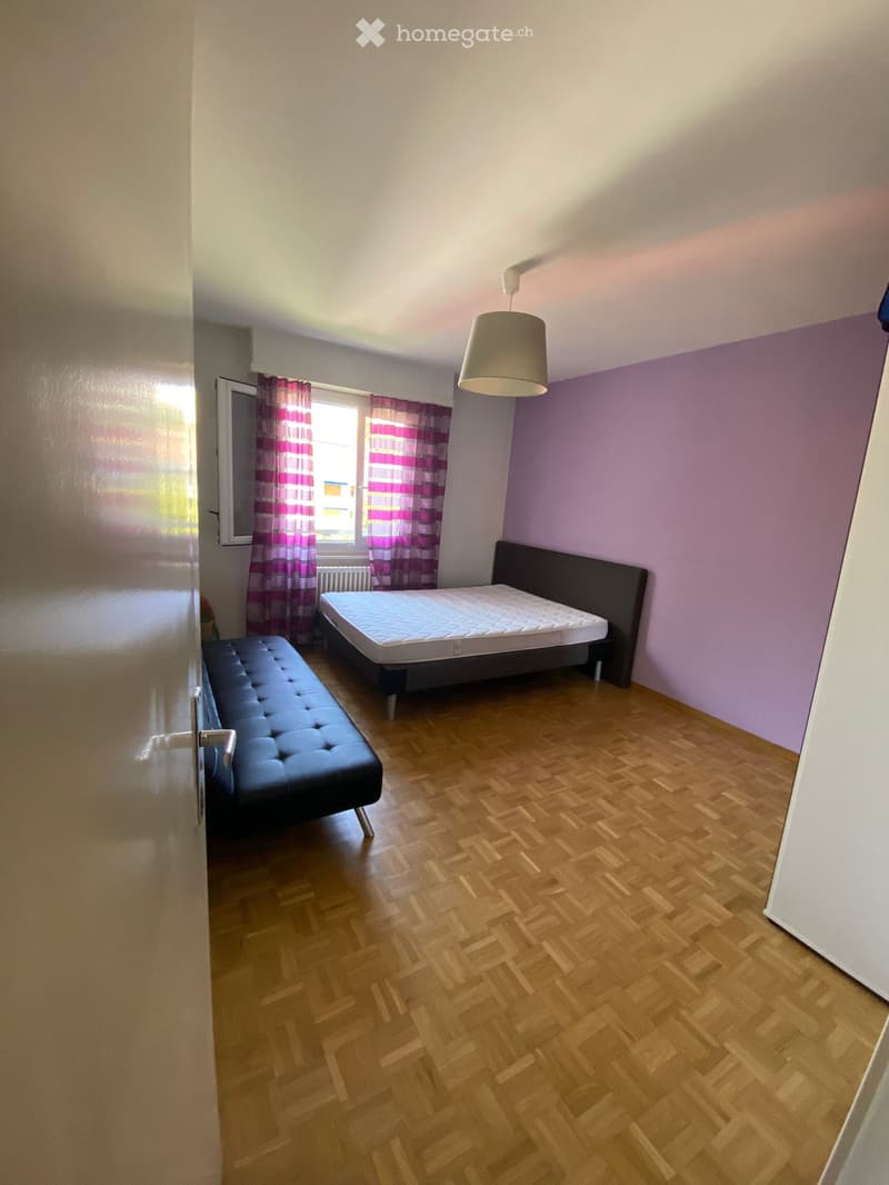 Grande chambre à louer en colocation féminine (1)