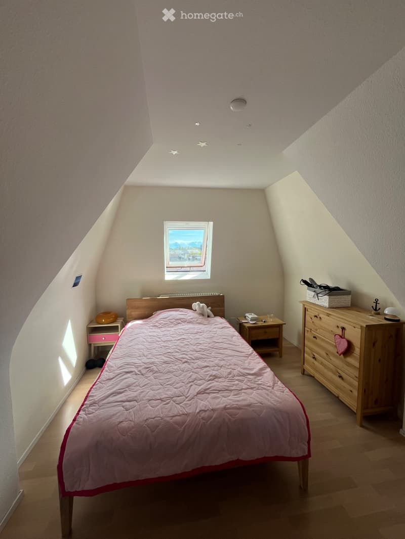 Charmante 75m2 Dachwohnung mit Terrasse im Breitenrain! (4)
