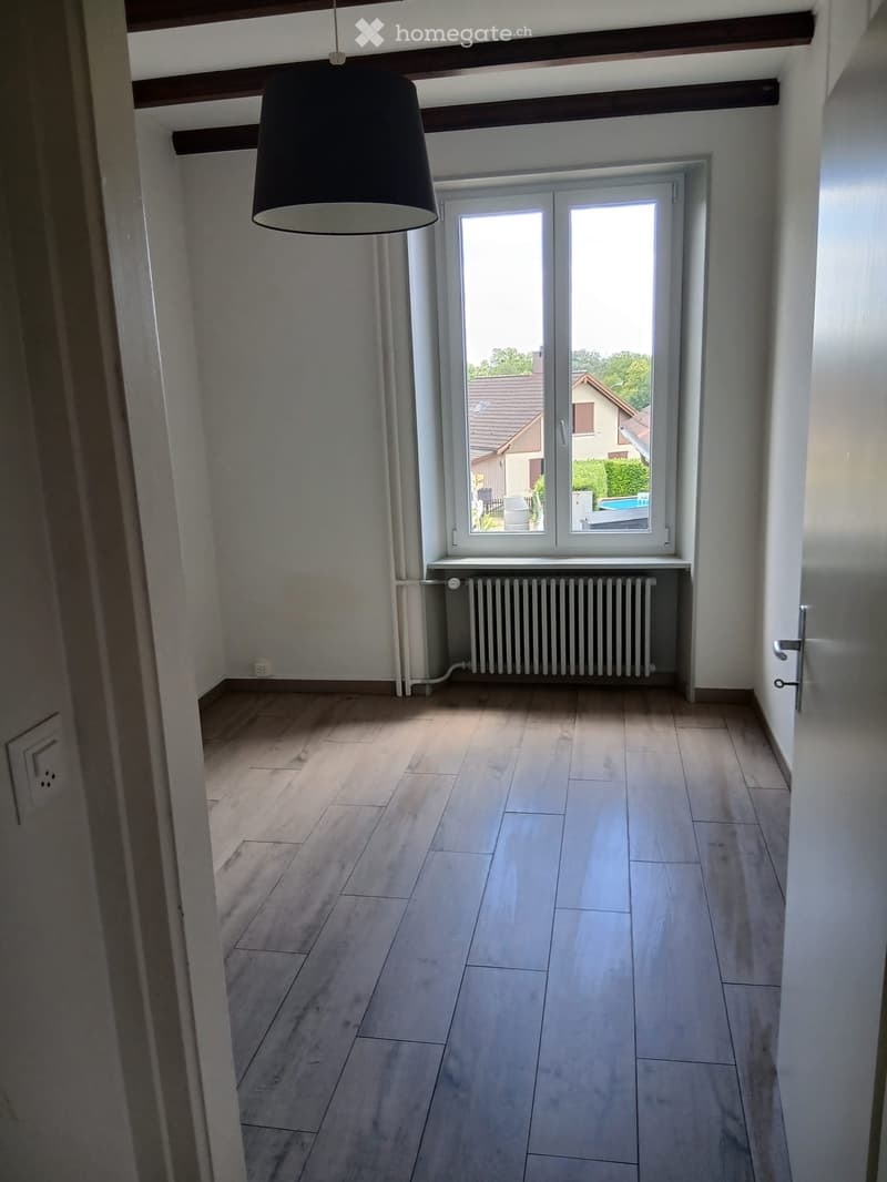URGENT Appartement 2,5pieces pour le 1 décembre à Colombier (3)