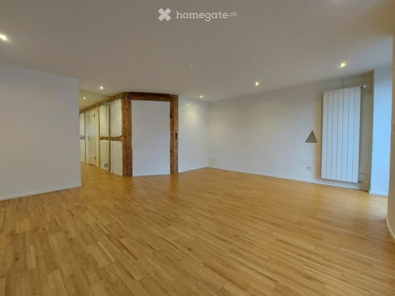 Elegante 2,5-Zimmer-Wohnung mit 68 m² in Unterseen (2)
