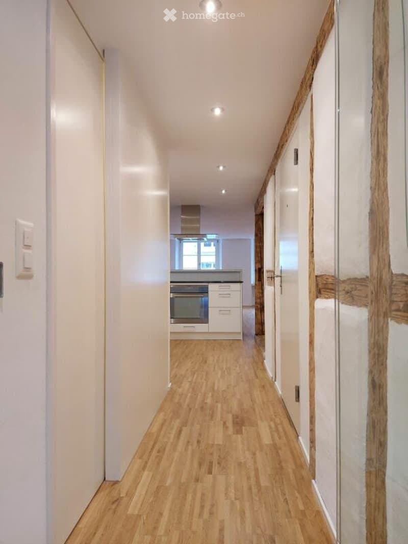 Elegante 2,5-Zimmer-Wohnung mit 68 m² in Unterseen (1)