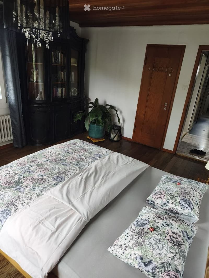 Möbliertes Zimmer zur Zwischenmiete, Monat oder Tageweise (1)