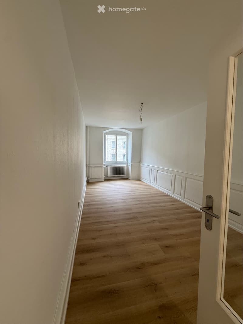 Appartement 2.5 pièces // 2.5 Zimmer-Wohnung (2)