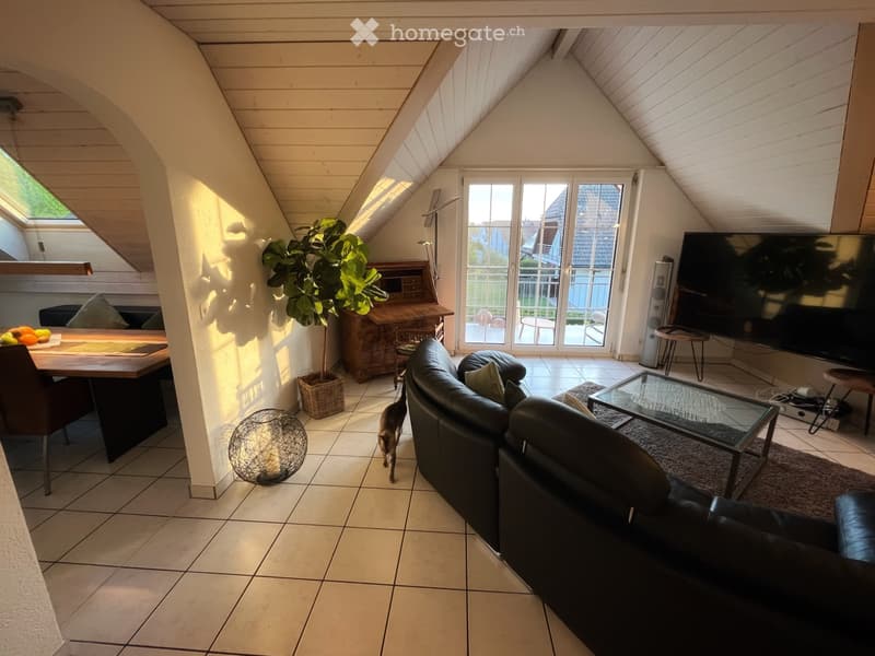 4.5 Zimmwer Dachwohnung in EFH nähe Aare (3)