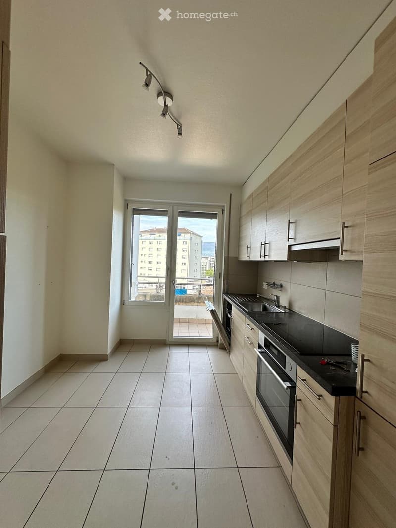 Grand attique 2.5 pièces style loft à Yverdon centre (2)