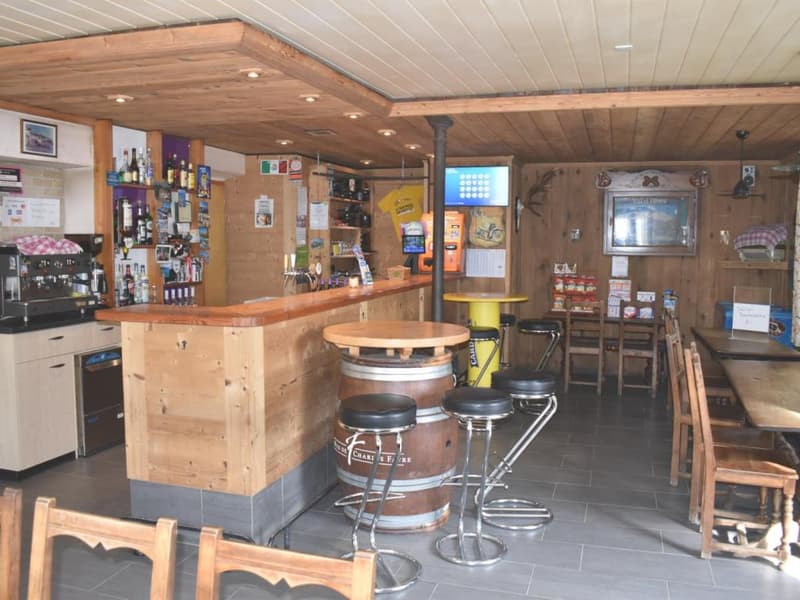 TROISTORRENTS - Immeuble mixte (9)