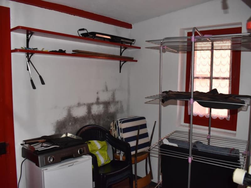 MONTHEY - Maison à rénover en plein centre ville ! (9)