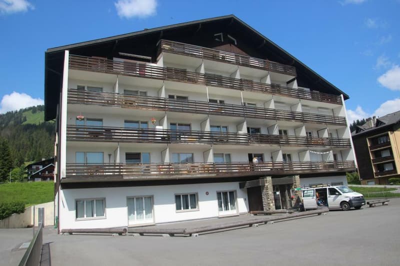 Spacieux 3,5 pièces de 98 m2 + 2 balcons 24 m2 appartement traversant et à l'angle sud de l'immeuble (2)