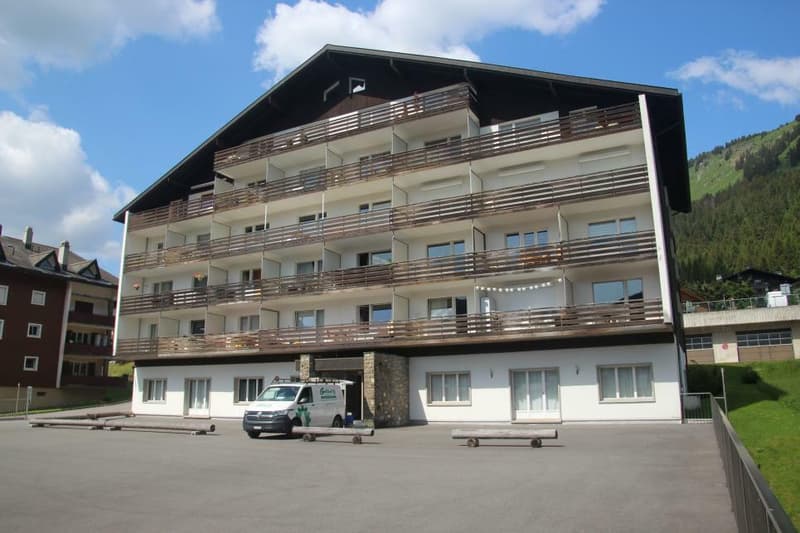 Spacieux 3,5 pièces de 98 m2 + 2 balcons 24 m2 appartement traversant et à l'angle sud de l'immeuble (3)