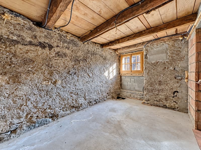 Chalet à rénover – L'âme d'une grange alpine à Sarreyer (13)
