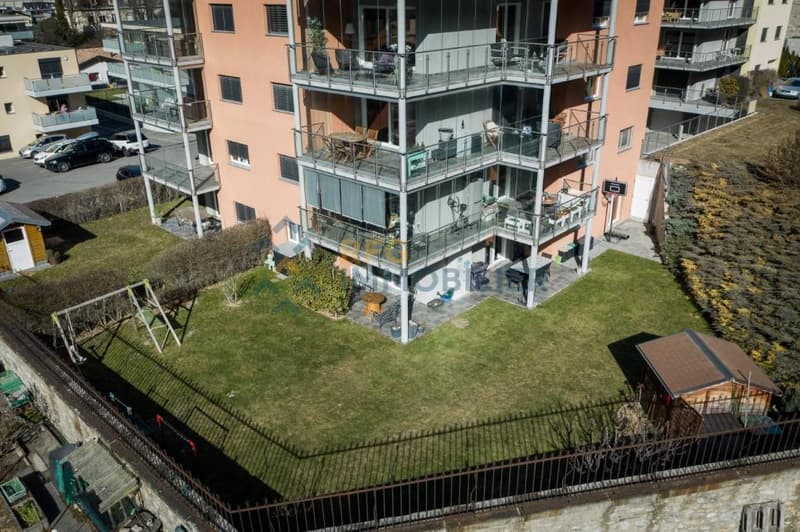 Magnifique appartement avec jardin privatif de 200 m2 ! (10)