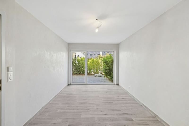 Appartement neuf de 2.5 pièces avec de magnifiques extérieurs (5)
