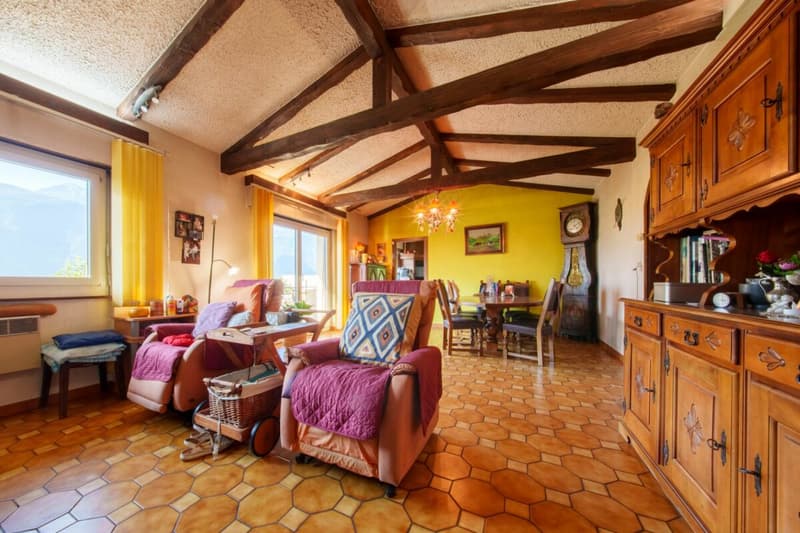 Une maison pleine de potentiel sur le coteau de Fully (3)