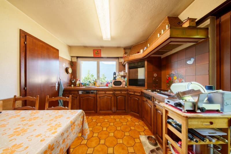 Une maison pleine de potentiel sur le coteau de Fully (2)