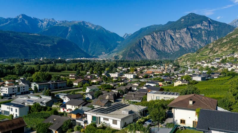 Une maison pleine de potentiel sur le coteau de Fully (12)