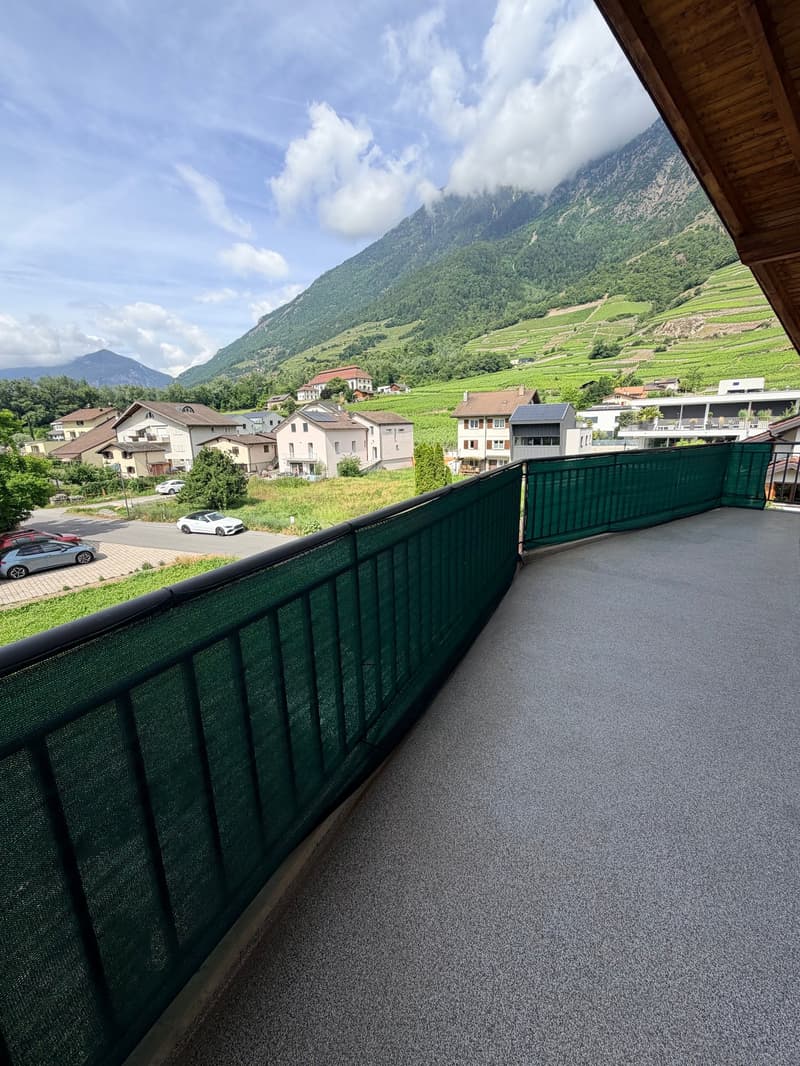 Spacieux appartement de 6 pièces en Duplex et dernier étage à Fully (13)