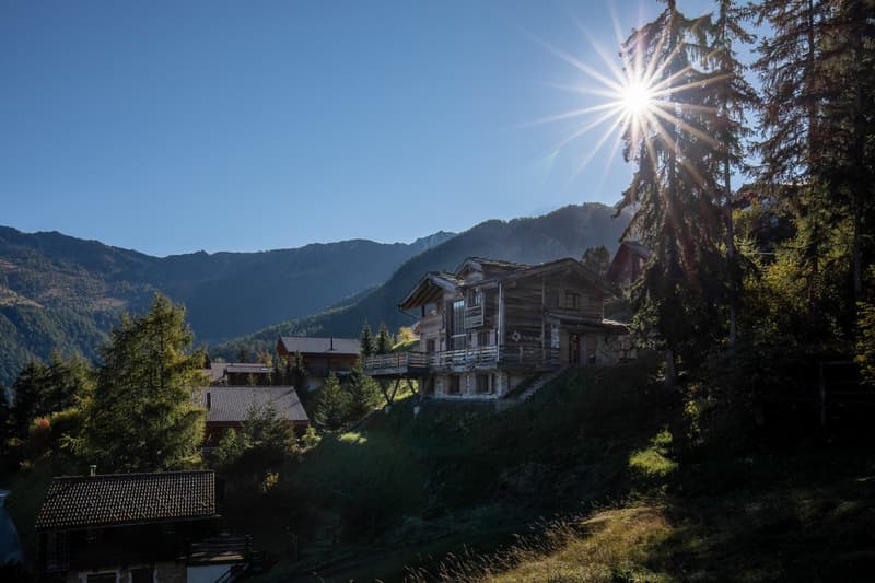 Stunning 11-Room Chalet for Sale in La Tzoumaz – Mountain Living at Its Finest (3)
