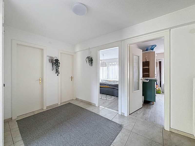 Maison avec deux appartements, carnotzet et garage – Miège (7)