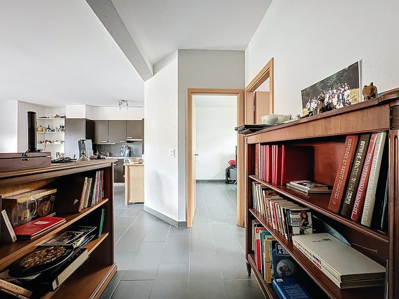 Maison avec deux appartements, carnotzet et garage – Miège (12)