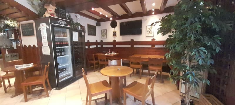 Bail à céder, "Café-restaurant" dans un quartier de charme, à Martigny ! (2)